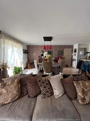 Coin salon dans l'établissement Maison proche Circuit des 24h