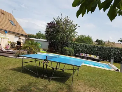 Piscine de l'établissement Maison proche Circuit des 24h ou située à proximité