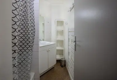 Salle de bains dans l'établissement Appartement Cosy proche Gare