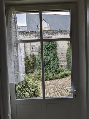 Jardin de l'établissement T2 Au pied du château sans vis à vis