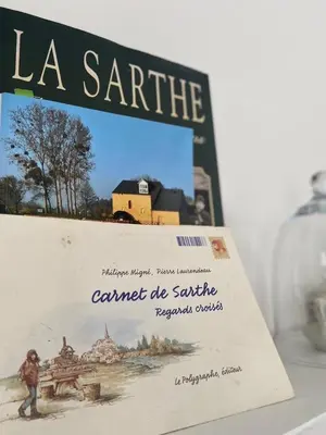 Certificat, récompense, panneau ou autre document affiché dans l'établissement La petite maison