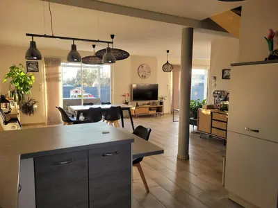 Cuisine ou kitchenette dans l'établissement Maison proche du circuit des 24h du Mans