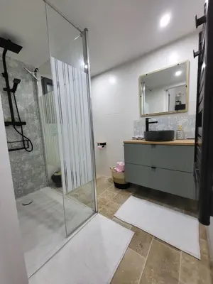 Salle de bains dans l'établissement Cabanes en Loire, Gite & SPA en pleine nature