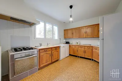 Cuisine ou kitchenette dans l'établissement La Marnière, Maison avec jardin , 6 V, Parking