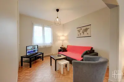 Télévision ou salle de divertissement dans l'établissement La Marnière, Maison avec jardin , 6 V, Parking