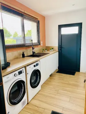 Cuisine ou kitchenette dans l'établissement Villa 10 min du circuit des 24h du Mans