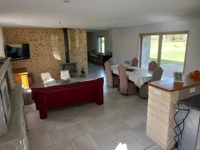 Télévision ou salle de divertissement dans l'établissement Location 24h du Mans