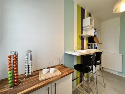 Cuisine ou kitchenette dans l'établissement La Chicane - Garage - Proche circuit - 4p