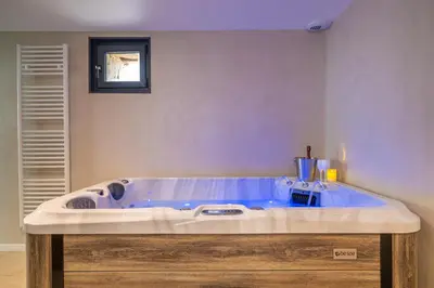 Plan de l'établissement Grange de Clyna-Piscine & Spa à 10 min du circuit