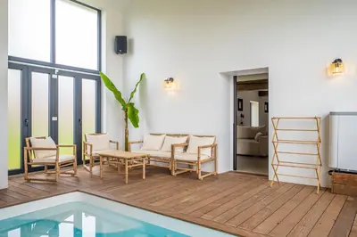 Piscine de l'établissement Grange de Clyna-Piscine & Spa à 10 min du circuit ou située à proximité