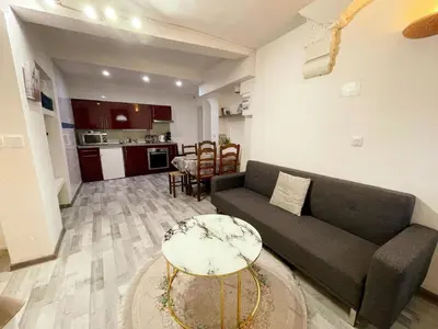 Cuisine ou kitchenette dans l'établissement Studio au cœur d'Amboise pour 2 pers, vue sur château - FR-1-381-609