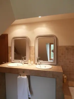 Salle de bains dans l'établissement La Tale