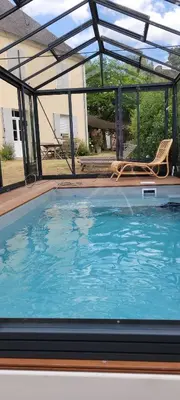 Piscine de l'établissement Maison Le Mans chambre parentale ou située à proximité