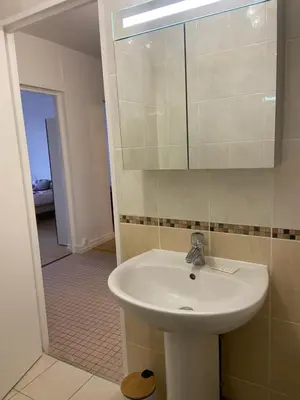 Salle de bains dans l'établissement Joli studio avec balcon