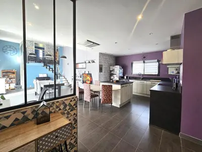 Cuisine ou kitchenette dans l'établissement la belle de volnay