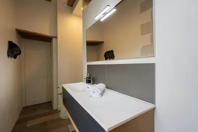 Salle de bains dans l'établissement Le Logis de Saint Jean