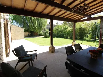 Jardin de l'établissement Gîte charmant à Saint-Georges près de Doué-en-Anjou - FR-1-622-98