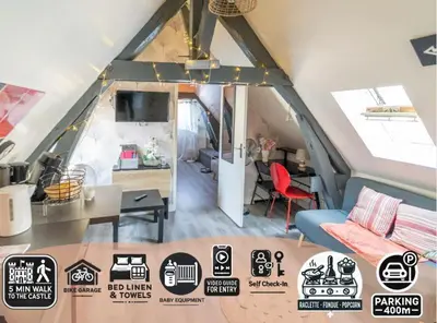 Coin salon dans l'établissement Le Cocon Appartement chaleureux hypercentre Blois