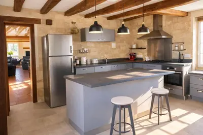 Cuisine ou kitchenette dans l'établissement La longère du golf