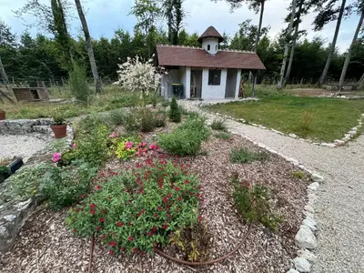 Jardin de l'établissement chambres d'hôtes l'orée de clénord