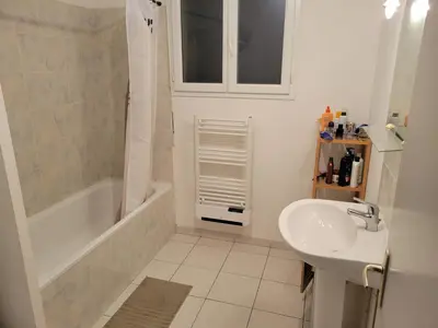 Salle de bains dans l'établissement 24h DU MANS A PROXIMITÉ