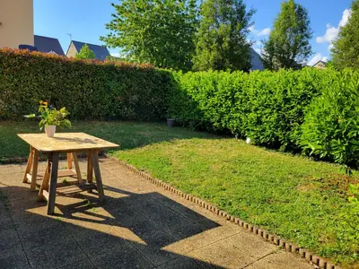 Jardin de l'établissement 24h DU MANS A PROXIMITÉ