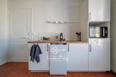 Cuisine ou kitchenette dans l'établissement Fécomsi Escale - Un cocon au Mans - L'Instant Clef