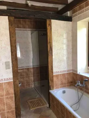 Salle de bains dans l'établissement Renaissance manor La Vieille Brèche