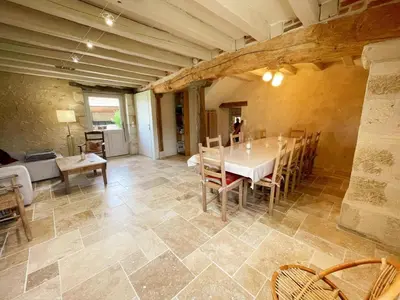 Coin salon dans l'établissement Gîte paisible avec jardin à Chédigny - FR-1-381-611