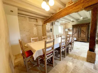 Coin salon dans l'établissement Gîte paisible avec jardin à Chédigny - FR-1-381-611
