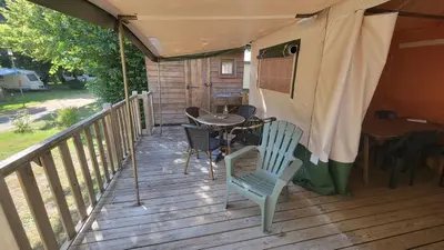 Balcon ou terrasse dans l'établissement Camping La Fritillaire
