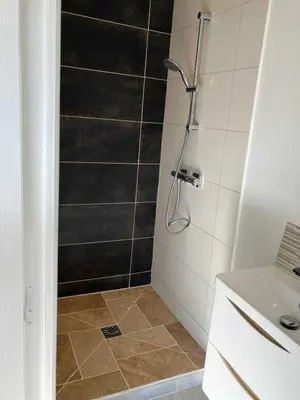 Salle de bains dans l'établissement Location Spay Proche circuit