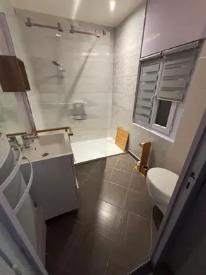 Salle de bains dans l'établissement Gîte de La Toue de Loire