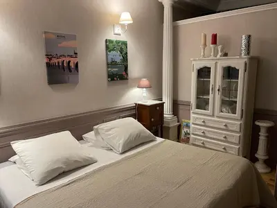 Un ou plusieurs lits dans un hébergement de l'établissement Chambre Veteranova