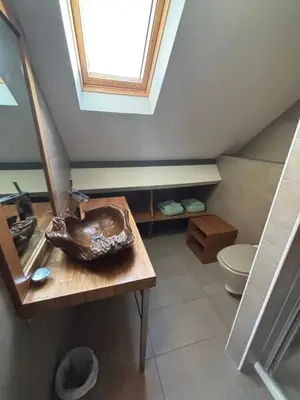 Salle de bains dans l'établissement Les hauts de Chaumont