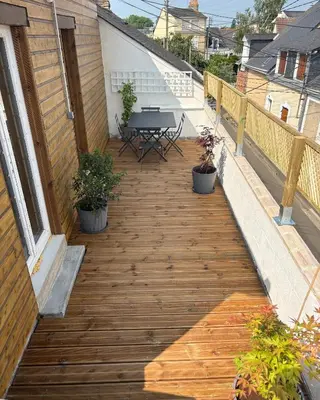 Balcon ou terrasse dans l'établissement Loft 5 Chambres - 3 Salles de Bain - Place de parking privé - Proximité Gare ,circuit, centre ville -Événements du circuit