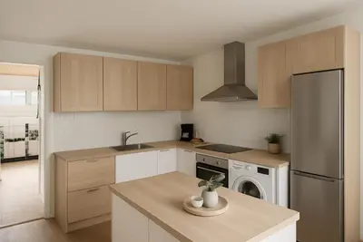 Cuisine ou kitchenette dans l'établissement Loft 5 Chambres - 3 Salles de Bain - Place de parking privé - Proximité Gare ,circuit, centre ville -Événements du circuit