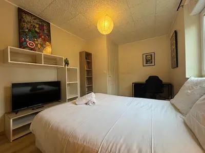 Télévision ou salle de divertissement dans l'établissement 28 rue Louis Bleriot 72700 Alonnes