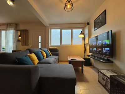 Télévision ou salle de divertissement dans l'établissement 28 rue Louis Bleriot 72700 Alonnes