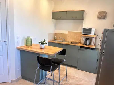 Cuisine ou kitchenette dans l'établissement Charmante petite maison, à 5 mn de Blois