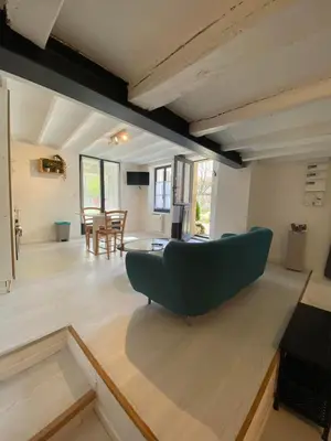 Coin salon dans l'établissement Logement avec alcôve et jardin proche du Château
