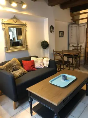 Coin salon dans l'établissement Maisonnette