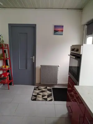 Cuisine ou kitchenette dans l'établissement Maison proche circuit 24H