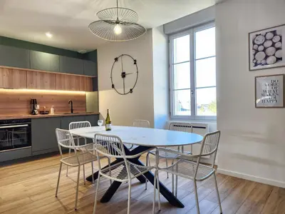 Cuisine ou kitchenette dans l'établissement Le Lumineux - 2 ch - 2 sdb - 6 pers - Tout confort - Proche Bioparc