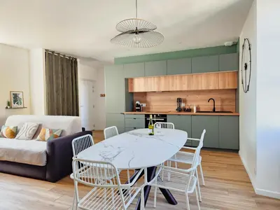 Cuisine ou kitchenette dans l'établissement Le Lumineux - 2 ch - 2 sdb - 6 pers - Tout confort - Proche Bioparc