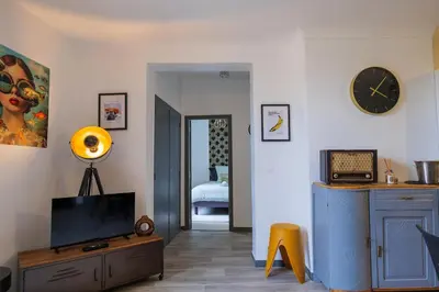 Plan de l'établissement Le Cinq, Appartement de charme Place Saint Pierre Saumur