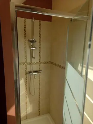 Salle de bains dans l'établissement Location 24h du Mans