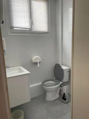 Salle de bains dans l'établissement Les Chambres de la Gare