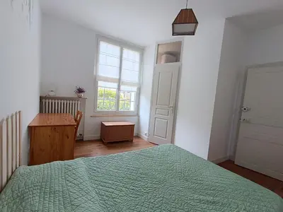 Un ou plusieurs lits dans un hébergement de l'établissement Chambre d'hôte au Mans pour 24H Autos Motos ou autre évènement