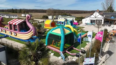 Parc aquatique au sein de le camping ou à proximité